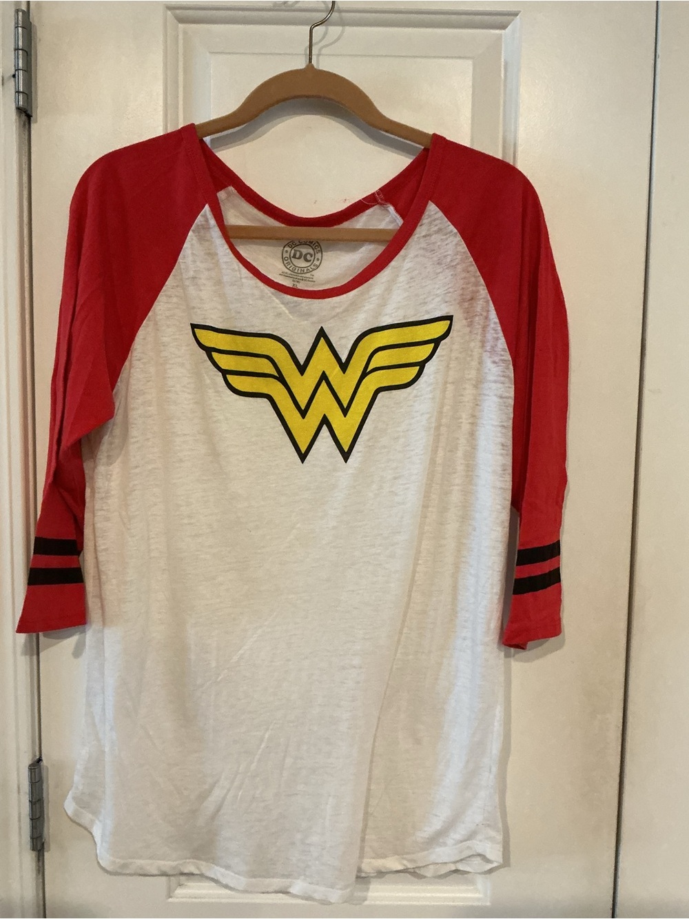 DC Comics Wonder Woman Raglan Tee - White & Red with Yellow Logo XL